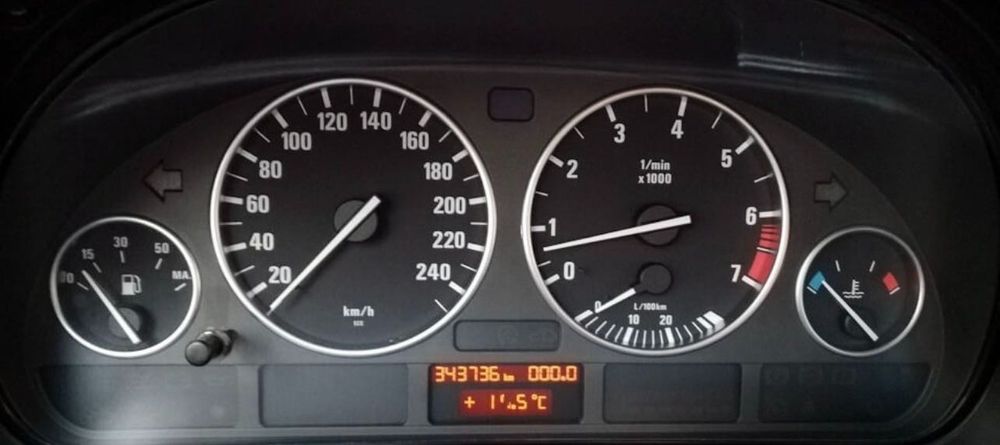 Серебристые кольца в приборную панель приборку BMW Е38 Е39 Е46 Е53 Е34