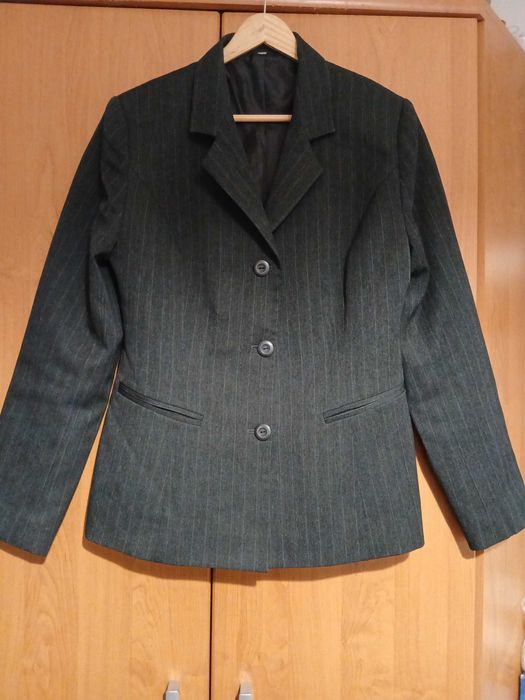 r. 40 SPODNIUM komplet elegancki pionowe prążki /spodnie + żakiet