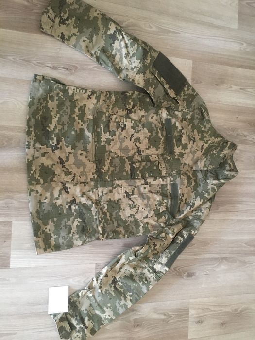 Продам женскую военную. форму 48р.