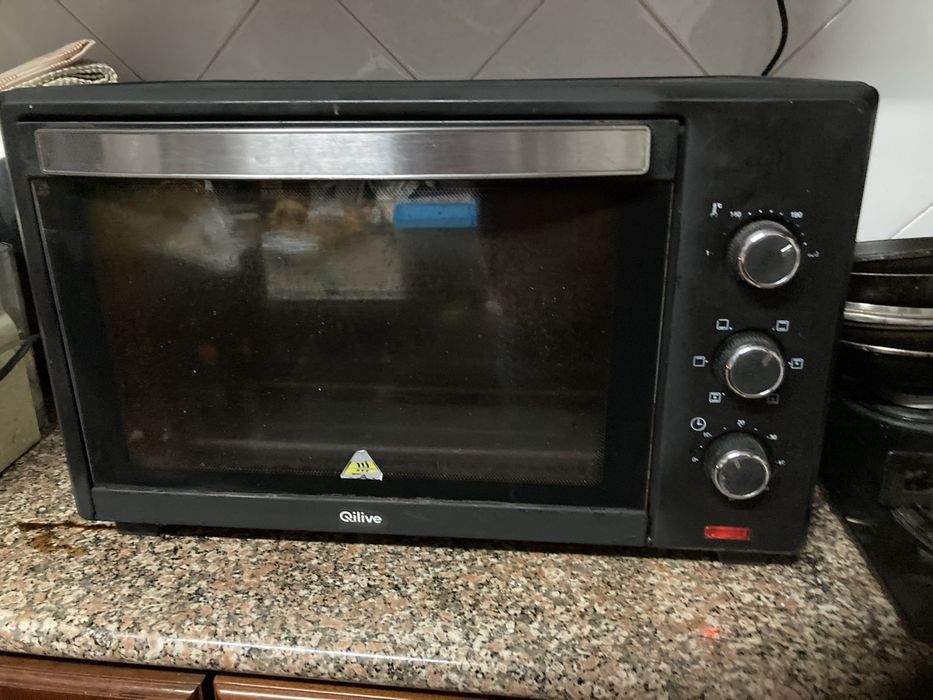Forno elétrico em bom estado