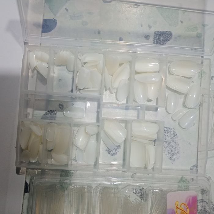 Tipsy do przedłużania paznokci