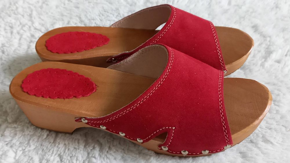 Czerwone drewniaki damskie D13 36