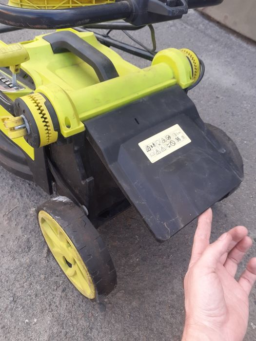 Газонокосарка електро 36v з Німечини