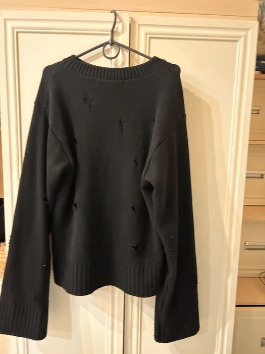 Sad kids sweater, akimata