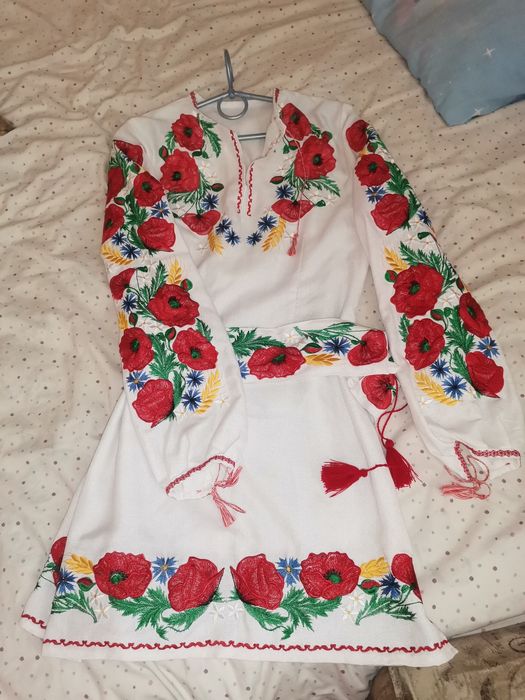 Продам вишиту сукню