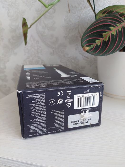 Електрична зубна щітка PHILIPS Sonicare 3100 HX3671/13