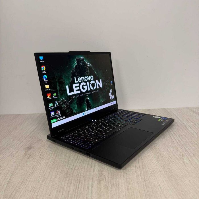 Lenovo Legion 5 15IRX10  2K OLED 165Hz i7-14700HX 16GB DDR5 SSD 1TB NVMe RTX 5070 8GB
