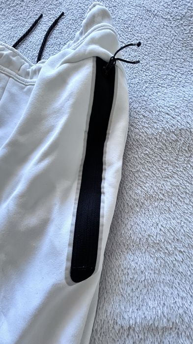 Nike białe spodnie dresowe