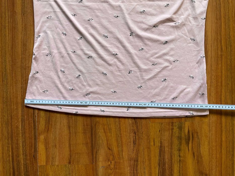 Różowa bluzka na szerokich ramiączkach w kwiaty 3XL / Nr 268