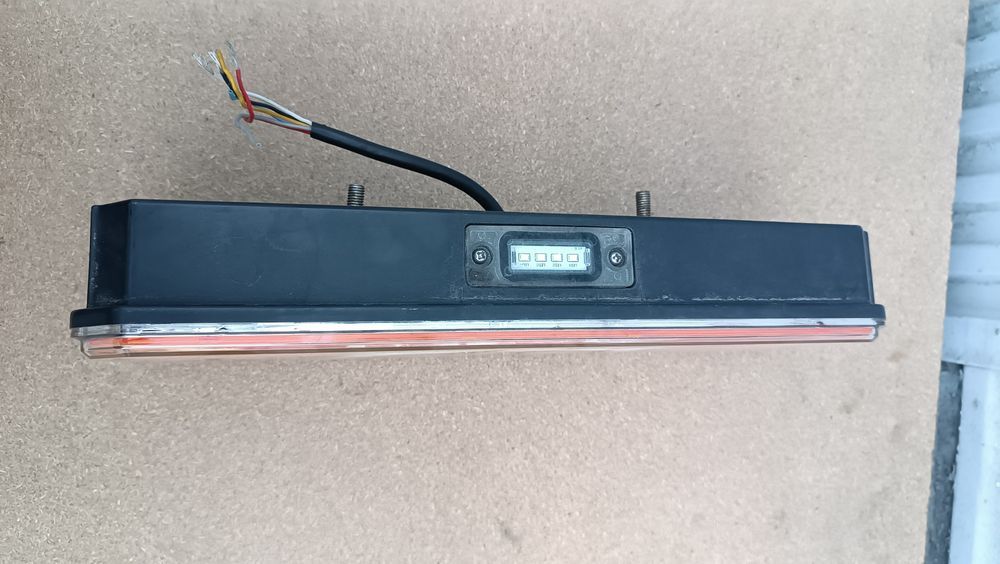 Vendo lanterna traseira do camião