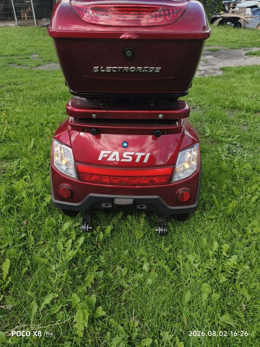 Skuter trójkołowy Fasti 3