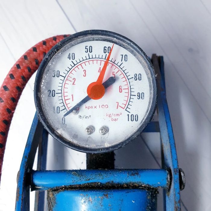 Продам насос з монометром