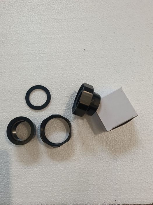 Półśrubunek pompy 1 1/2 cala na rurę 1 cal