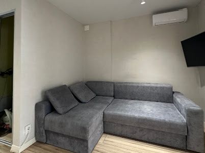 Продам 2к квартира в 15 хв від Київа. ТЕРМІНОВО. Ірпінь. З видом на ліс. Спокійний район. 5 поверх