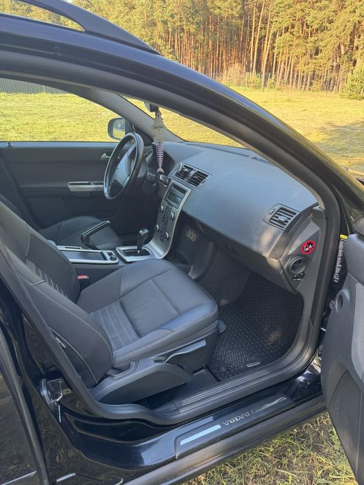 Volvo V 50 2010 год