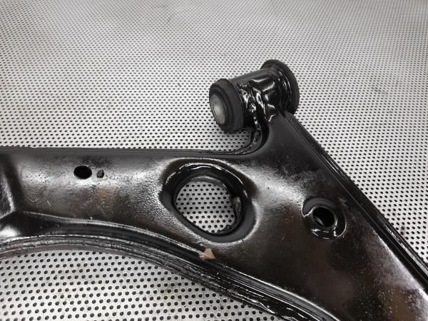 Braço de suspensão frente esquerdo FIAT Grande Punto (199_)