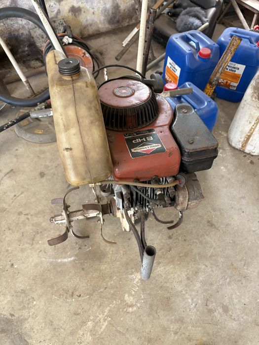 Moto enxada Briggs & Stratton