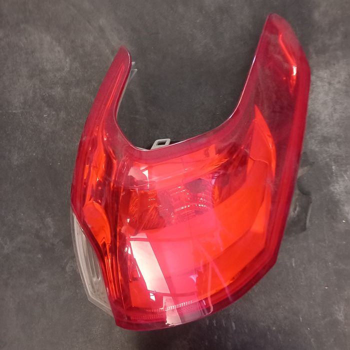 Conjunto farolins peugeot 2008 ano 2028