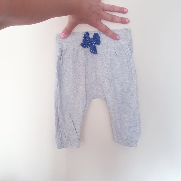 Śliczne spodenki spodnie dresowe dla dziewczynki r.74 Smyk