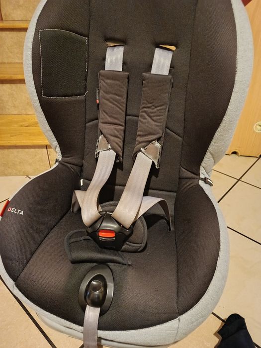 Fotelik samochodowy (0-13kg)i(9-18kg)-80zł