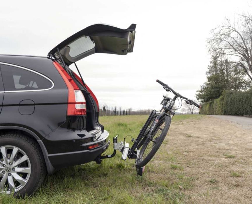 suportes para bicicletas, motas ou boxes e engates reboque!