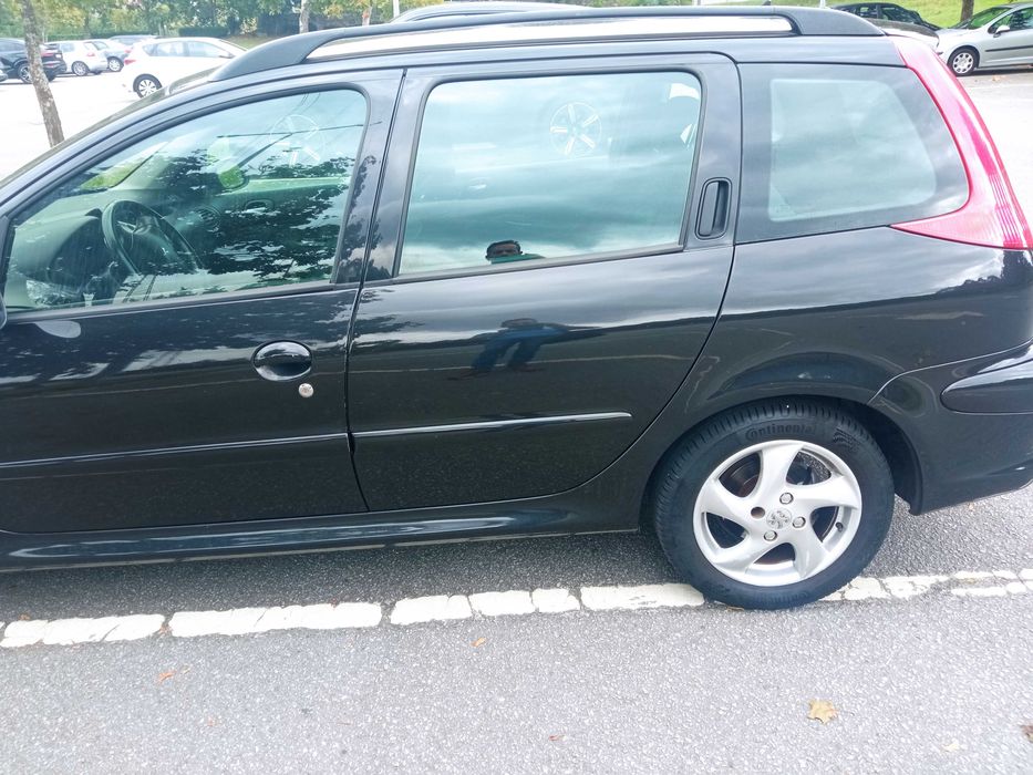Peugeut 206 sw 155.000 KM bem estimado