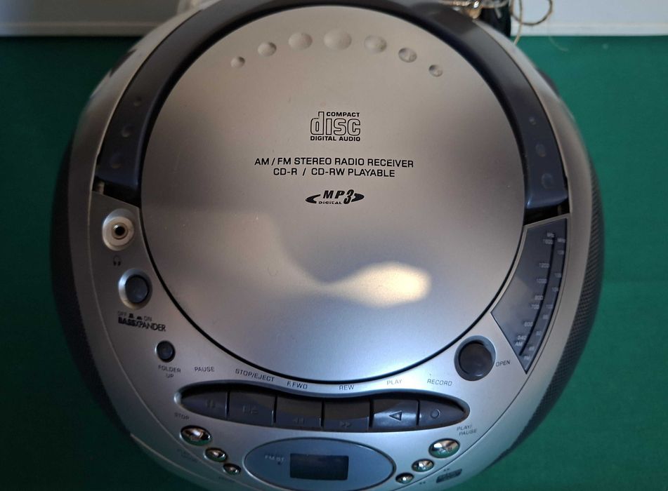 Sanyo MCD Z75M, CD Player Stereo Radio Cassette Recorder