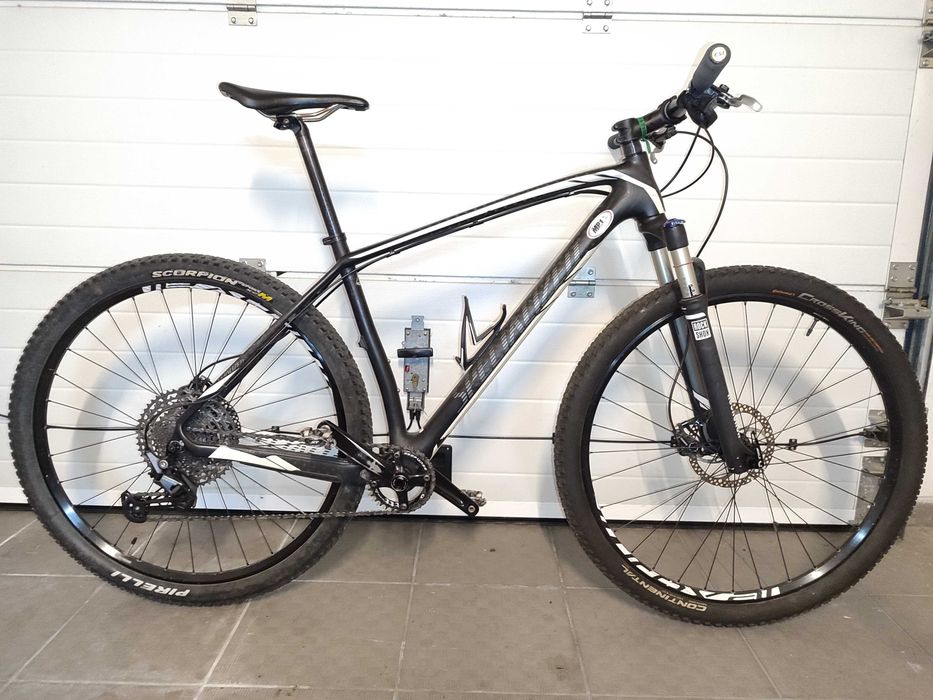 Bicicleta Specialized Stumpjumper Comp HT Carbono 29"