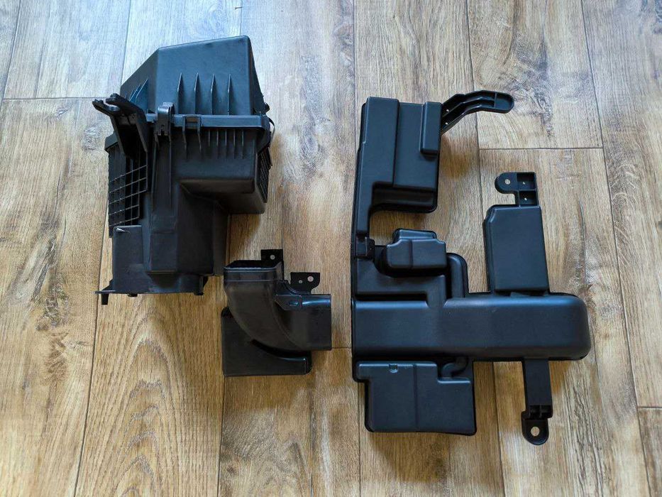 Корпус повітряного фільтра на Nissan Sentra B18 2019 - 24 Воздуховод