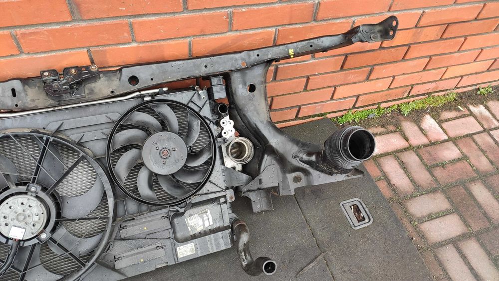 VW TRANPOSRTER T5 2.5 TDI Pas przedni kompletny chłodnice