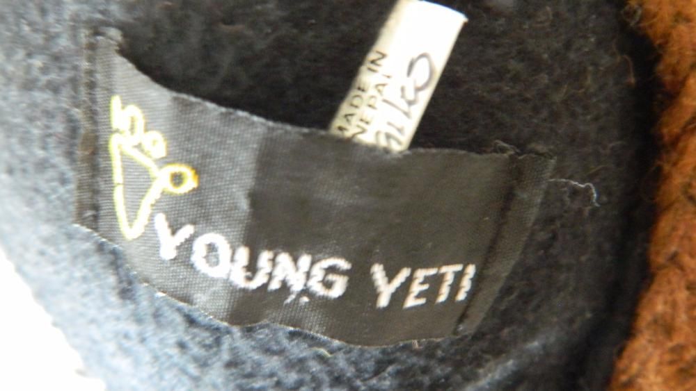 YOUNG YETI Nepal oryginalna czapka KOŃ Z GRZYWĄ i uszkami UNIKAT !