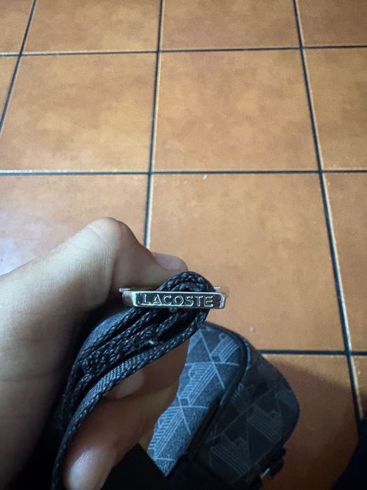 Bolsa lacoste usada em bom estado