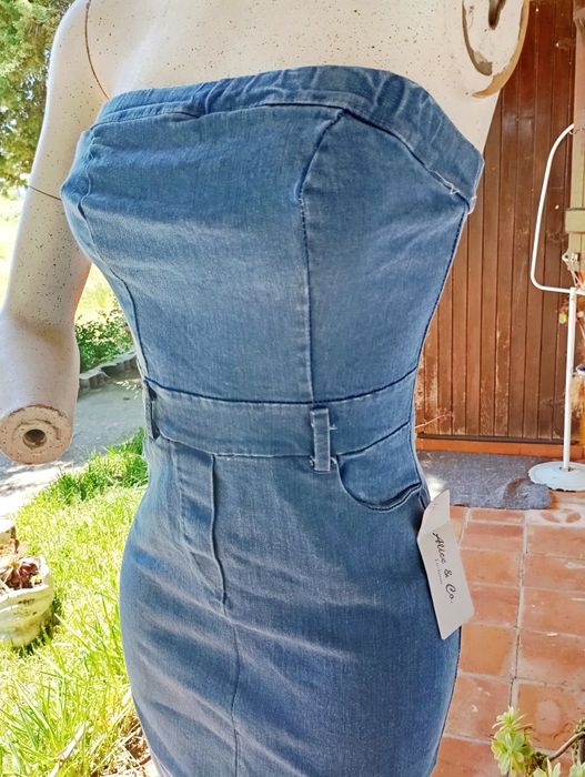 Vestido justo em ganga