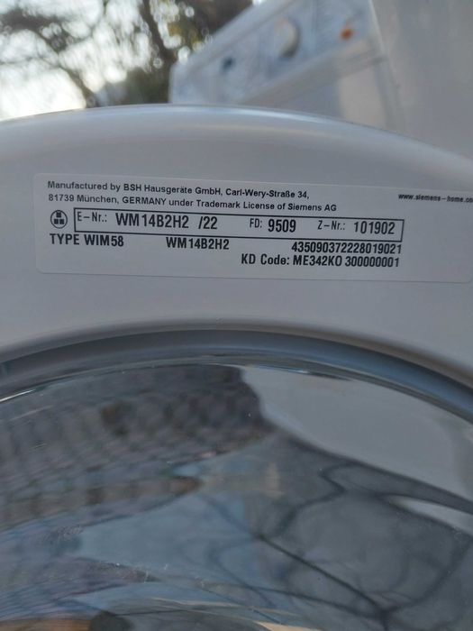 Пральна машина    SIEMENS   WM14E4G3    Siemens WM14B2H2/22