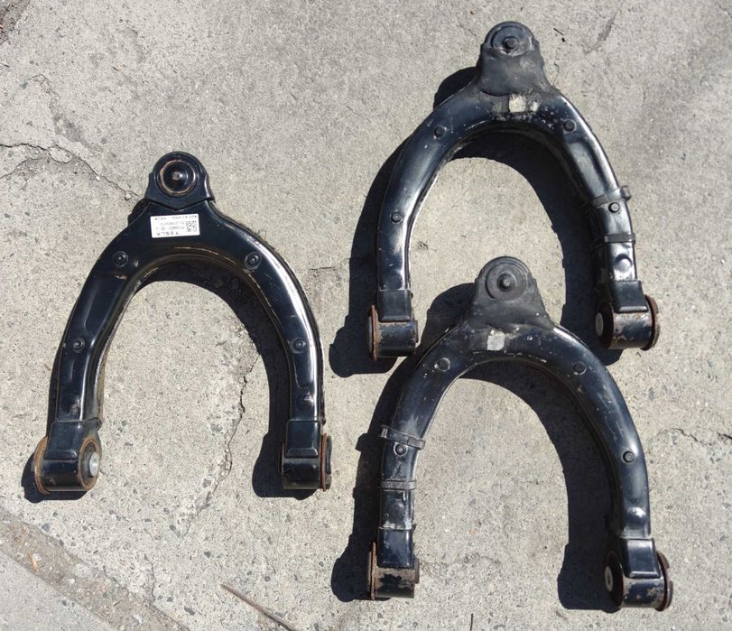 Важіль верхній передній лівий (оригінал) Model 3