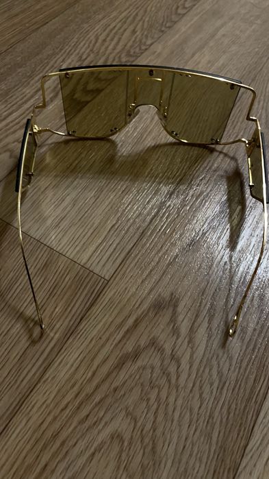 Сонцезахисні окуляри, стильні!