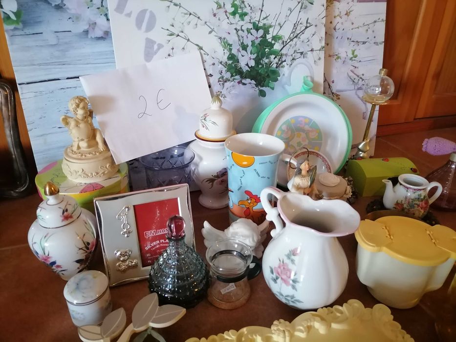Diversos artigos de decoração e outros CADA 1€ e 2€