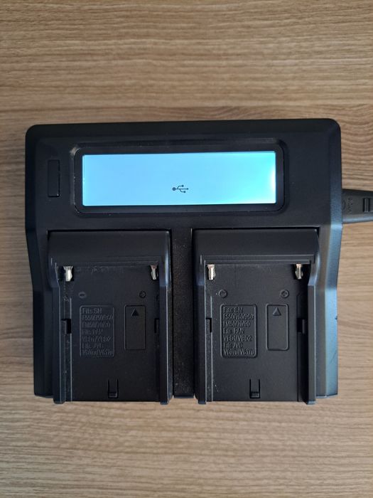 Carregador Baterias NP-F Baxxtar Dual LCD