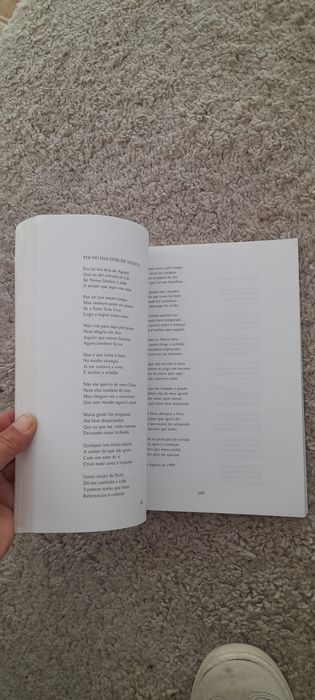 livro "di VERSOS", de autoria de António de Sousa Granja