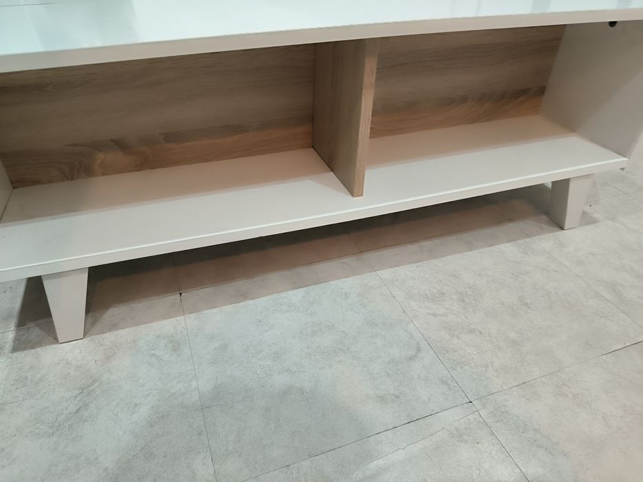 Centro de mesa com base elevatória