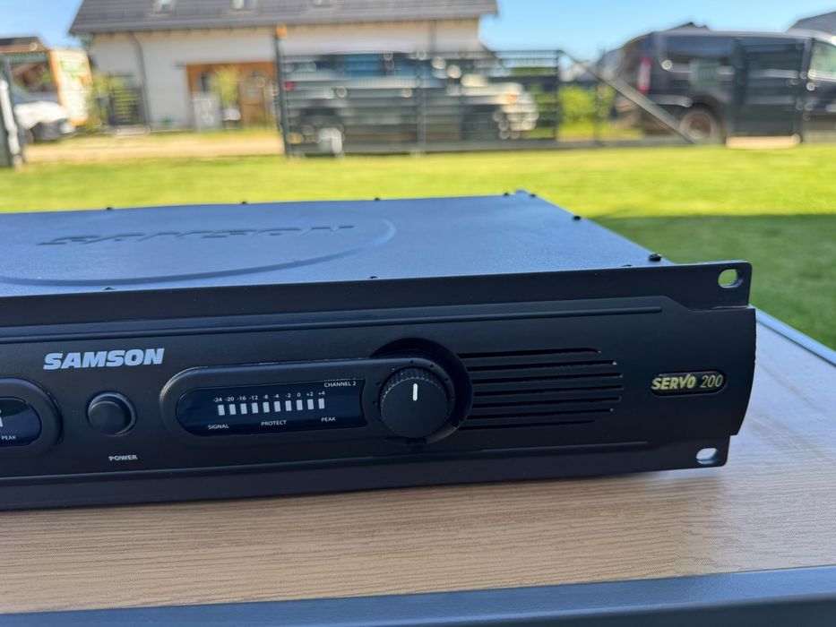 Końcówka mocy Samson Tech Servo 200