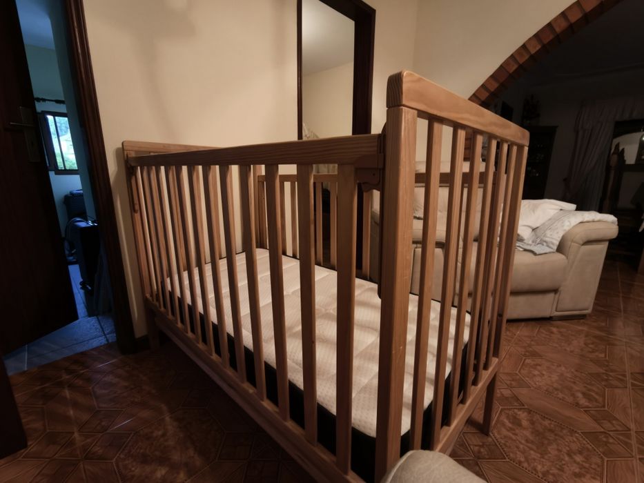 Cama de Bebé com Colchão
