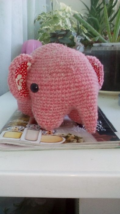 Игрушка - слоник