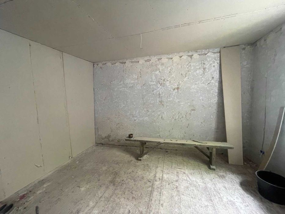 Будинок у с.Зелений  Гай, 20 км від міста. 30 соток землі