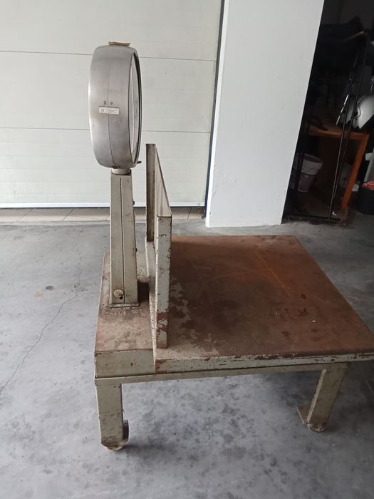 Vendo balança relógio