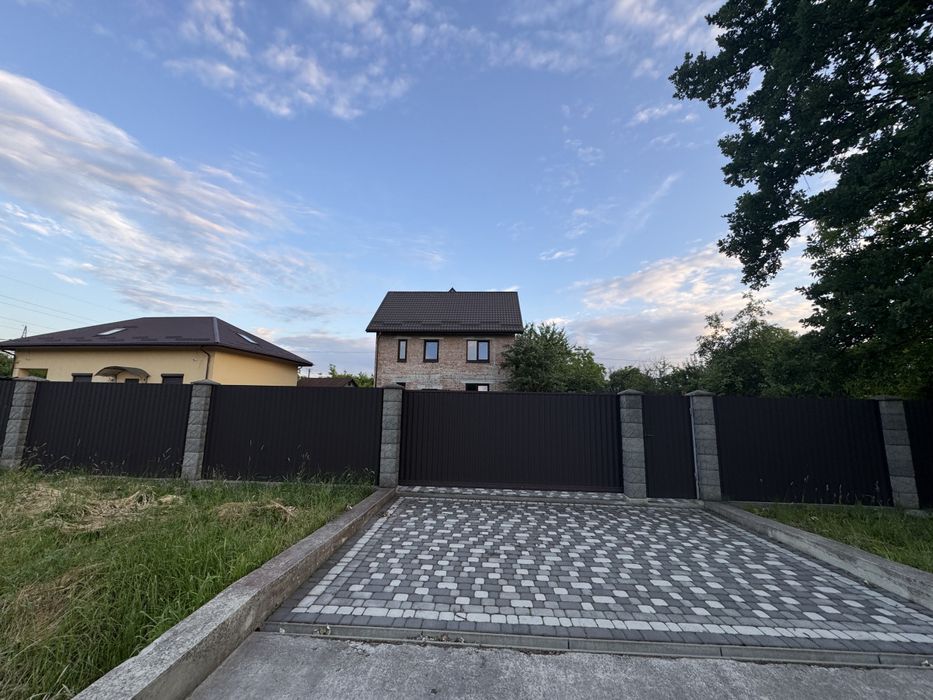 Продаж окремого будинку в Солонці.