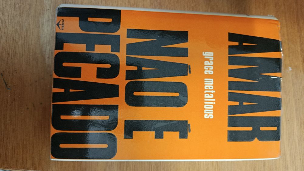 Portes grátis Livro "Amar não é pecado" de Grace Metalius