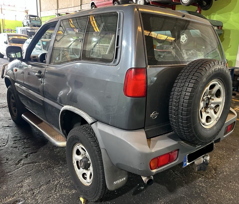 Nissan terrano II traseira completa carro completo para pecas