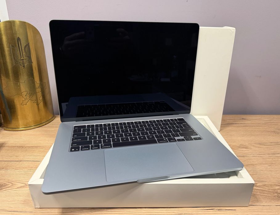 MacBook AIR 15 M4/10 CPU/ 10 GPU/ 16 ram/ 256 SKY BLUE MC7A4