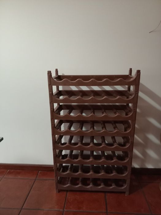 Garrafeira modular de plástico empilhavel